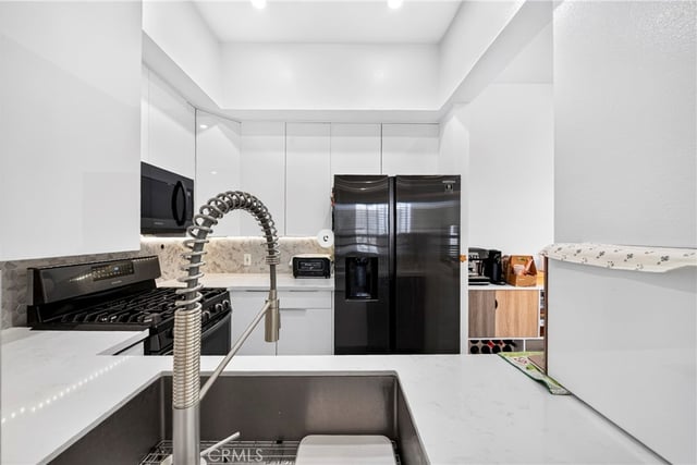 533 S St Andrews Place 408, Los Angeles, CA 90020 — photo 19 of 45