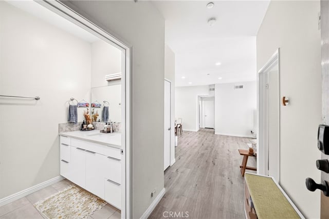 533 S St Andrews Place 408, Los Angeles, CA 90020 — photo 32 of 45