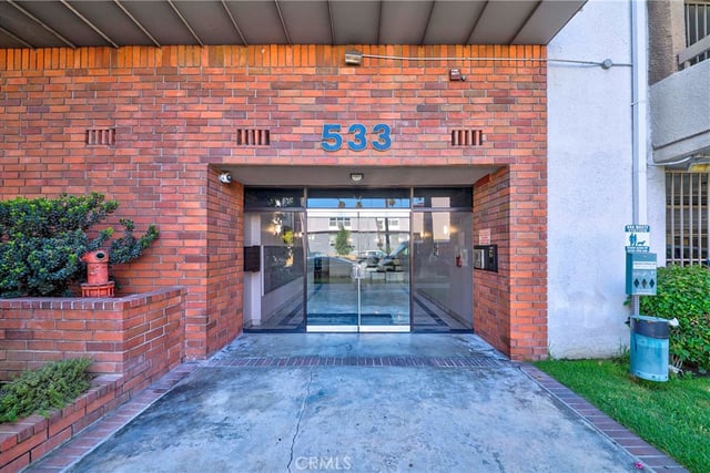 533 S St Andrews Place 408, Los Angeles, CA 90020 — photo 6 of 45