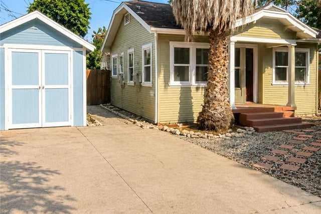 800 N Hobart, Los Angeles, CA 90029 — photo 2 of 6