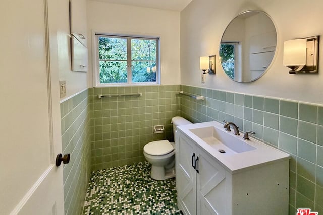 5333 Village Green, Los Angeles, CA 90016 — photo 7 of 14