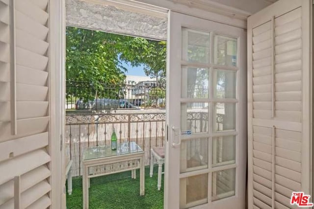 1125 Pico Boulevard 102, Santa Monica, CA 90405 — photo 4 of 17