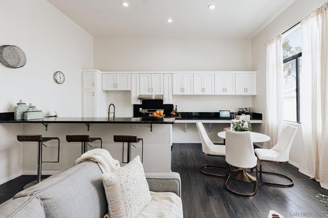 4652 Don Lorenzo Dr A, Los Angeles, CA 90008 — photo 17 of 50