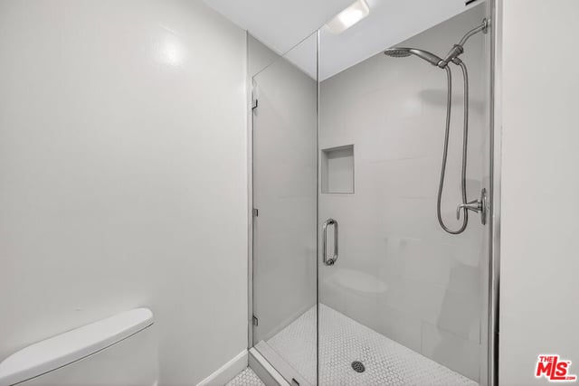 2700 Cahuenga Boulevard 4220, Los Angeles, CA 90068 — photo 10 of 38
