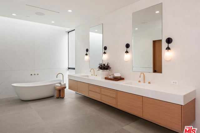 9705 Oak Pass Road, Beverly Hills, CA 90210 — photo 14 of 35