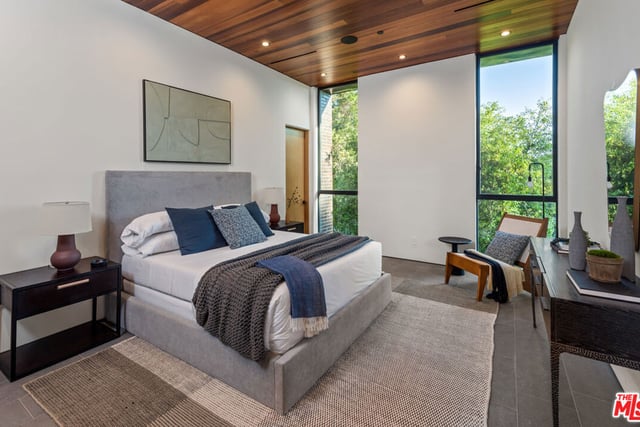 9705 Oak Pass Road, Beverly Hills, CA 90210 — photo 18 of 35