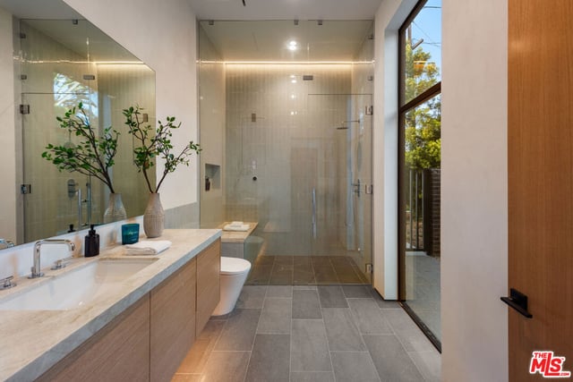 9705 Oak Pass Road, Beverly Hills, CA 90210 — photo 19 of 35