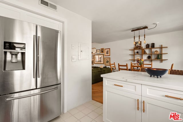 4192 Marcasel Avenue 2, Culver City, CA 90066 — photo 11 of 29
