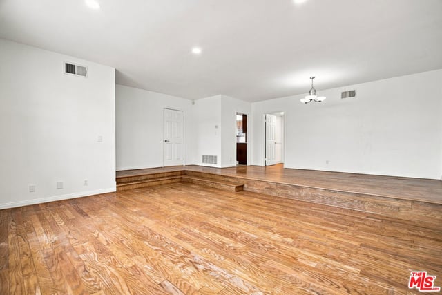 10669 La Grange Avenue, Los Angeles, CA 90025 — photo 10 of 51