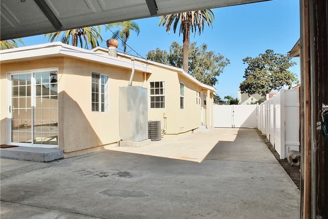 2359 Golden, Long Beach, CA 90806 — photo 23 of 29