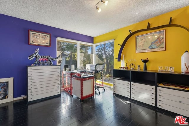 8364 Mulholland Drive, Los Angeles, CA 90046 — photo 10 of 15