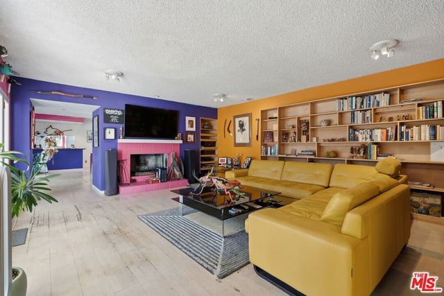 8364 Mulholland Drive, Los Angeles, CA 90046 — photo 2 of 15
