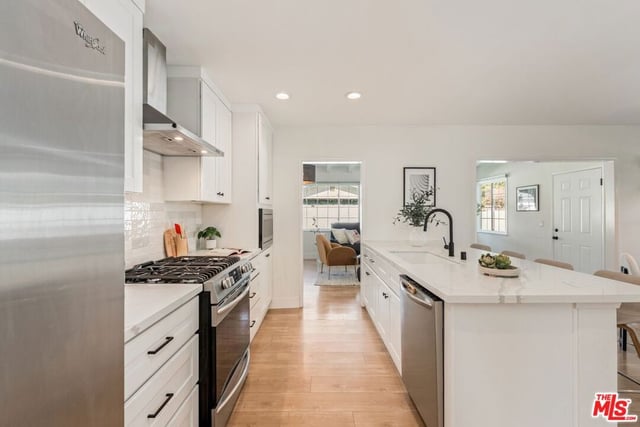 6607 Farralone Avenue, Woodland Hills, CA 91303 — photo 11 of 42