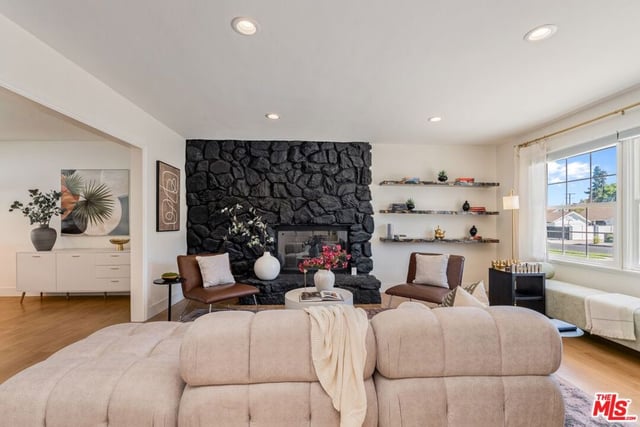 6607 Farralone Avenue, Woodland Hills, CA 91303 — photo 5 of 42