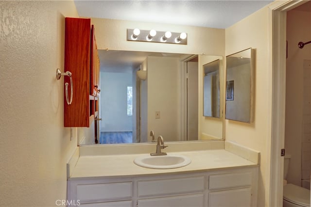 21309 Eucalyptus 203, Newhall, CA 91321 — photo 10 of 23