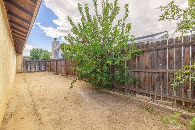 1111 Herzel, Lancaster, CA 93535 — photo 34 of 36