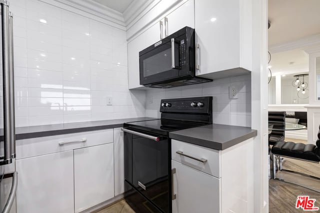 1155 N La Cienega Boulevard 1110, West Hollywood, CA 90069 — photo 12 of 20