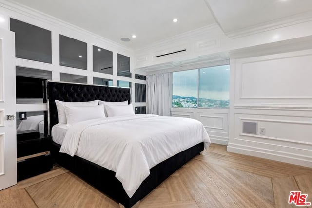 1155 N La Cienega Boulevard 1110, West Hollywood, CA 90069 — photo 13 of 20