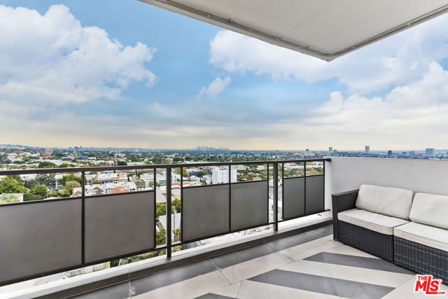 1155 N La Cienega Boulevard 1110, West Hollywood, CA 90069 — photo 7 of 20