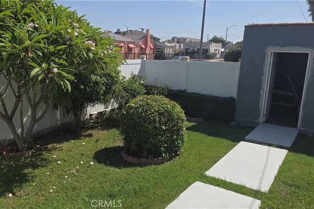1902 W 65th, Los Angeles, CA 90047 — photo 32 of 34