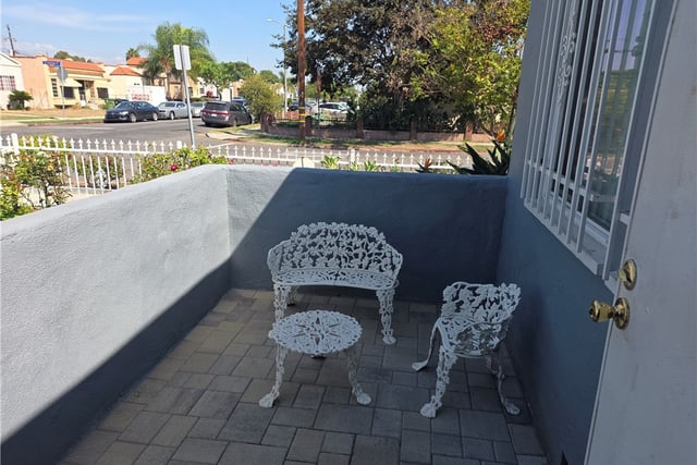 1902 W 65th, Los Angeles, CA 90047 — photo 4 of 34