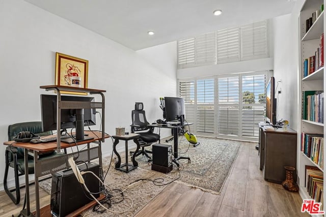 325 N Oakhurst Drive PH2, Beverly Hills, CA 90210 — photo 23 of 65