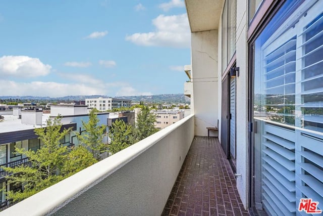 325 N Oakhurst Drive PH2, Beverly Hills, CA 90210 — photo 52 of 65
