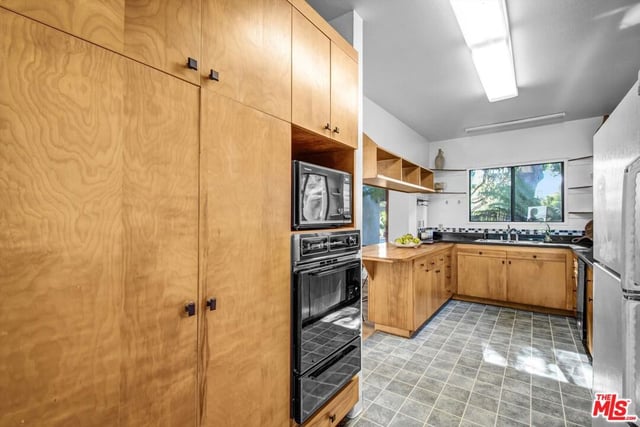 1013 Bay Street, Santa Monica, CA 90405 — photo 9 of 30