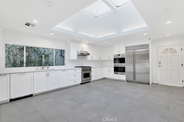 4830 Woodley Avenue, Encino, CA 91436 — photo 4 of 55