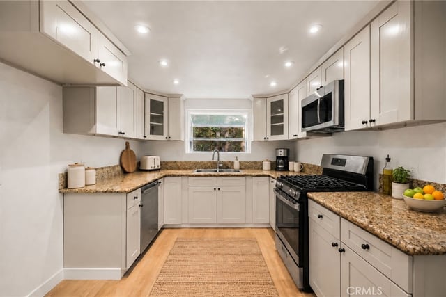 13724 Cordary 5, Hawthorne, CA 90250 — photo 5 of 32