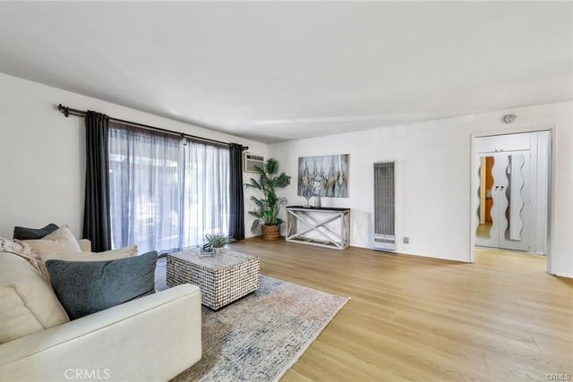 11138 Aqua Vista, Studio City, CA 91602 — photo 7 of 23