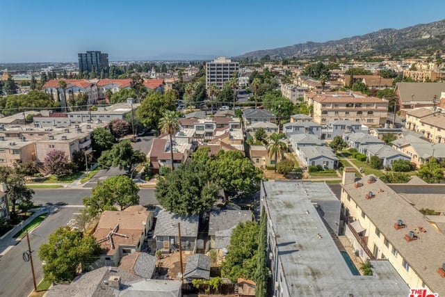512 E Tujunga Avenue, Burbank, CA 91501 — photo 31 of 34
