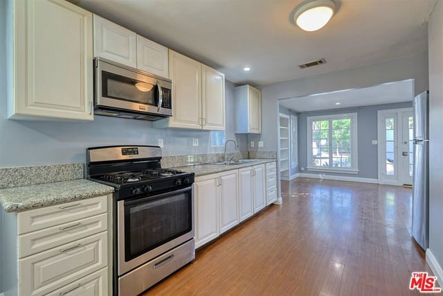 512 E Tujunga Avenue, Burbank, CA 91501 — photo 7 of 34