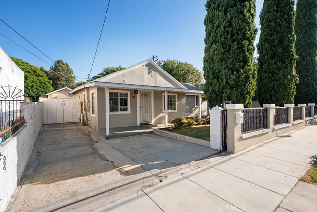 46 W Pleasant, Long Beach, CA 90805 — photo 3 of 38