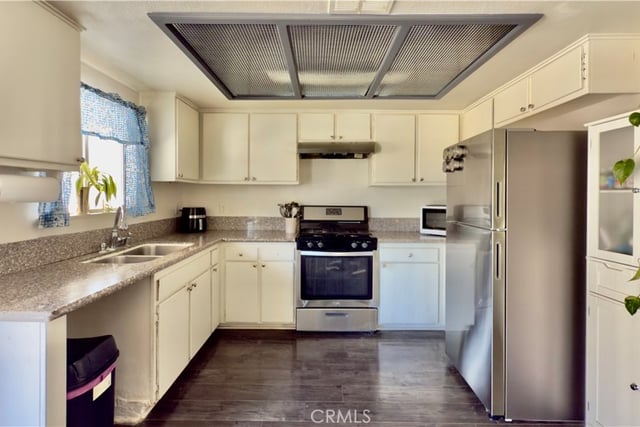 39313 168th E, Lake Los Angeles, CA 93591 — photo 15 of 28