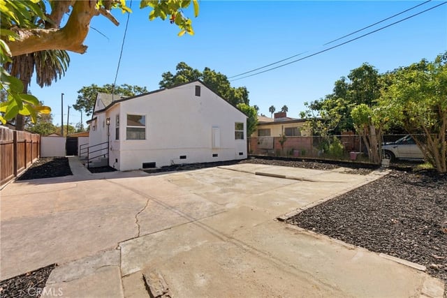 2435 Gale Ave, Long Beach, CA 90810 — photo 38 of 39