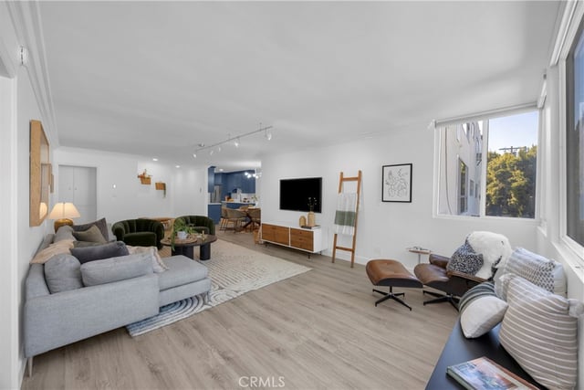 10725 Ohio 304, Los Angeles, CA 90024 — photo 14 of 21