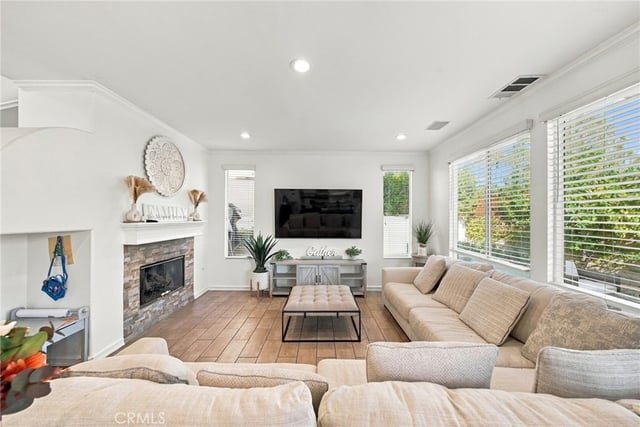 17511 Poplar Point, Canyon Country, CA 91387 — photo 4 of 44