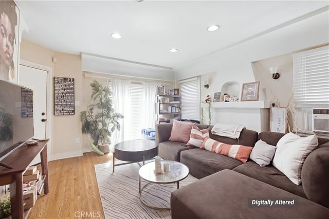 611 W 110th, Los Angeles, CA 90044 — photo 11 of 46