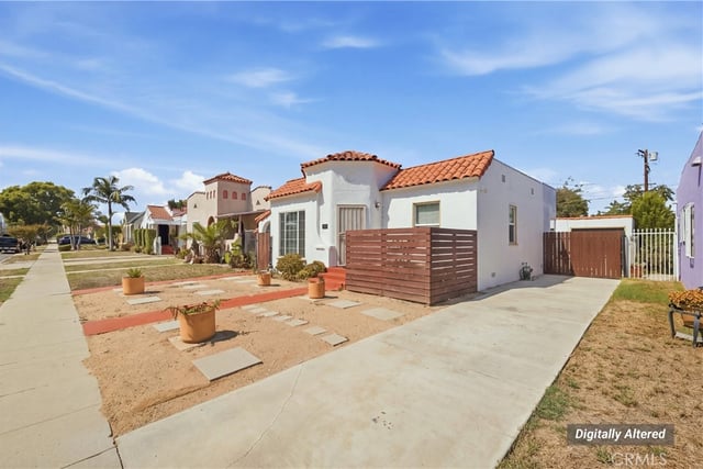 611 W 110th, Los Angeles, CA 90044 — photo 5 of 46