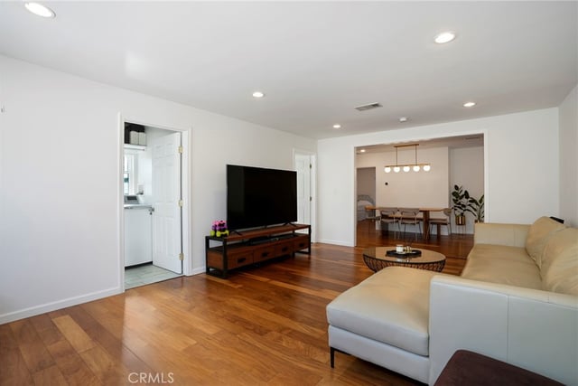 3622 4th Avenue, Glendale, CA 91214 — photo 10 of 31