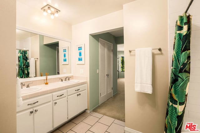 1942 Grace Avenue 122, Los Angeles, CA 90068 — photo 14 of 30