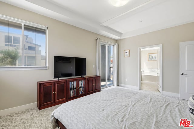 13337 Beach Avenue 403, Los Angeles, CA 90292 — photo 19 of 41