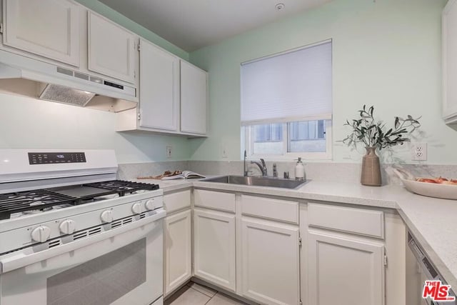 9815 Regent Street 2, Los Angeles, CA 90034 — photo 13 of 32