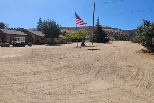 46720 Kings Canyon, Lancaster, CA 93536 — photo 3 of 5