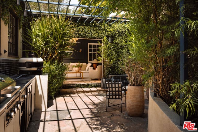 5800 Spring Oak Terrace, Los Angeles, CA 90068 — photo 15 of 21