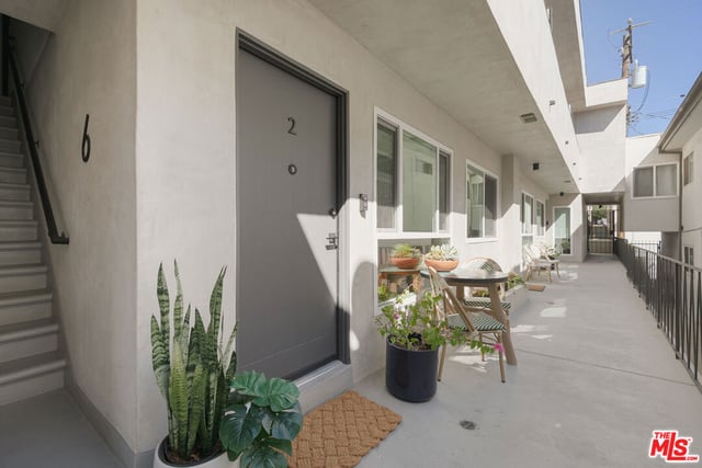 536 N Orlando Avenue 2, Los Angeles, CA 90048 — photo 16 of 19