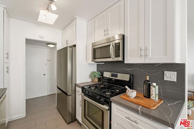 1410 S Bentley Avenue 304, Los Angeles, CA 90025 — photo 8 of 26