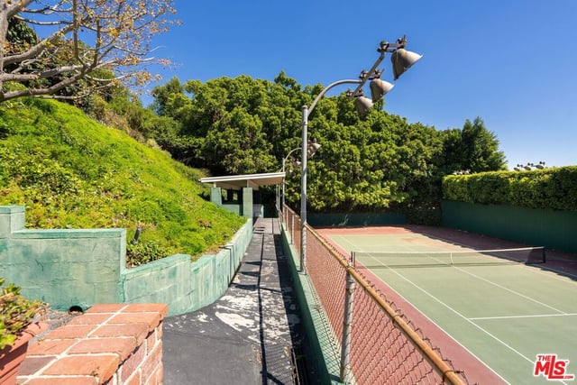 1000 N Alpine Drive, Beverly Hills, CA 90210 — photo 21 of 40