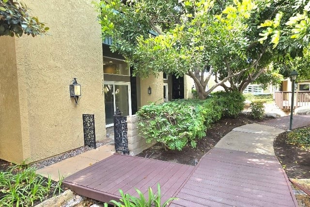 1120 Palo Verde Avenue, Long Beach, CA 90815 — photo 2 of 35